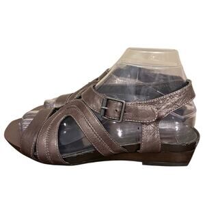 Clarks Artisan Caslynn Lizzie Women’s Leather Wedge Sandals 7M Brown Comfort GUC